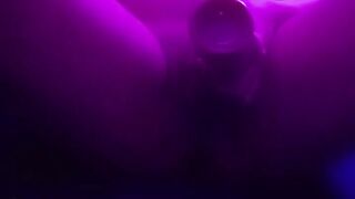 Solo female grinding and masturbate she wanna fuck