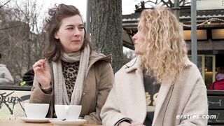 Ersties - Lesbische Leckspiele mit zwei kreativen Schönheiten