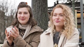 Ersties - Lesbische Leckspiele mit zwei kreativen Schönheiten