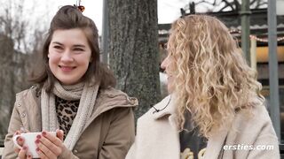 Ersties - Lesbische Leckspiele mit zwei kreativen Schönheiten