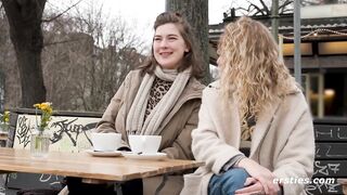 Ersties - Lesbische Leckspiele mit zwei kreativen Schönheiten