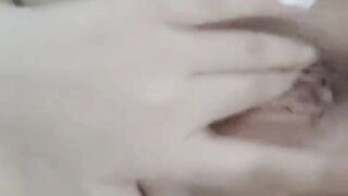 NYMPHOMANIAC ROMANIAN COMES FROM HER LOVER AND RUBS HERSELF TO ORGASM