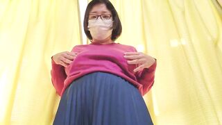 A Married Woman Feels Pleasure From Standing Masturbation