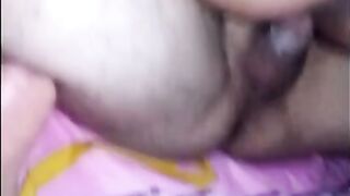 PIDIENDO REABAJA MIENTRAS TIENE LA VERGA DENTRO SU COÑITO MOJADO - SEXO REAL CON PROSTITUTA