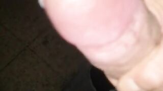 Gran polla explota en semen durante el paseo