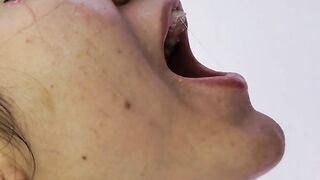 ¡Gozada na minha boca, adoro muito engolir toda a porra!