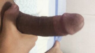 I masturbate and cum desperate to fuck you