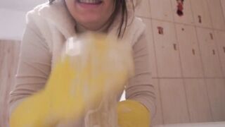 My Stepsister in Yellow Dishwashing Gloves Takes a Bath with a Dildo and Lots of White Foam and Soap