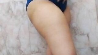 Aapni bhabhi ko ise dekha ki kada ho gya