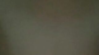 gatinha rebolando no cacete