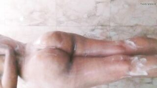 Teen pakistani hot sister wash her body